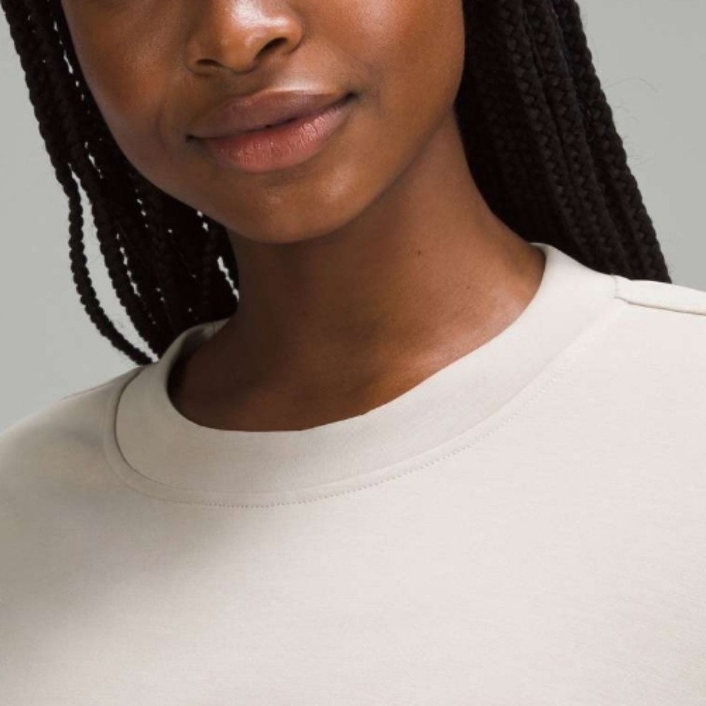 Lululemon Softstreme Perfectly Oversized Cropped Crew in mojave tan size 6 - Picture 4 of 17